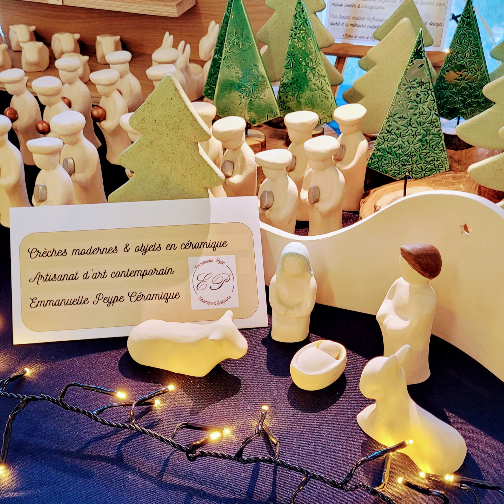 CRECHE DE NOEL ARTISANALE CONTEMPORAINE
